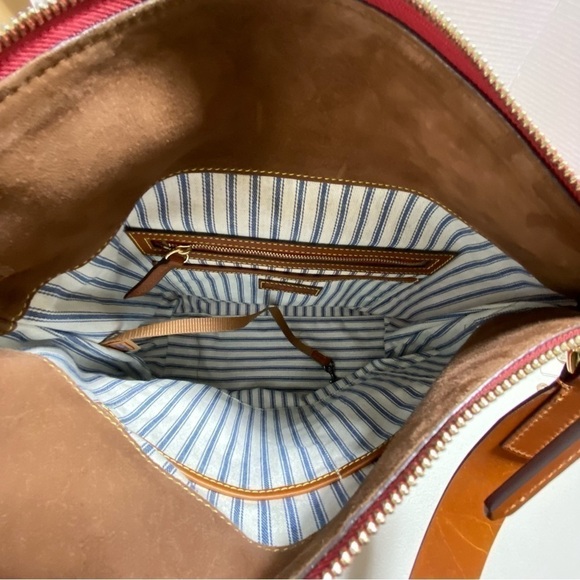 BNWT Red Dooney and Bourke Canvas Sac With Leather Shoulder Strap and Trim - Picture 9 of 11